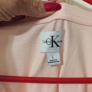 Calvin Klein Tops - Calvin Klein’s t-shirt Calvin Klein Tops - Calvin Klein’s t-shirt
